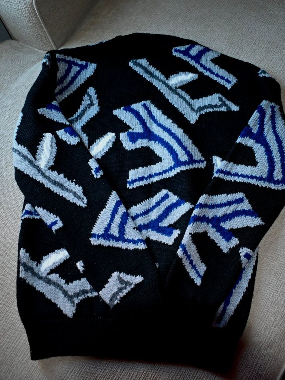 FENDI FF Black/Blue Fragment Knit Wool Sweater (IT 46 US S/M)